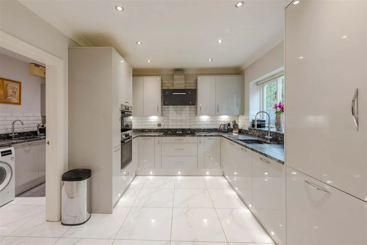 Newfield Place, Hagley, Stourbridge, photo 6