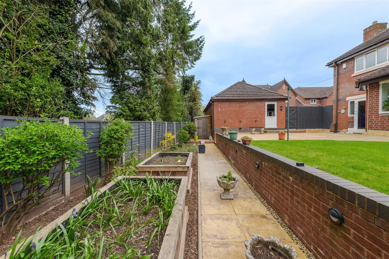 Newfield Place, Hagley, Stourbridge, photo 35