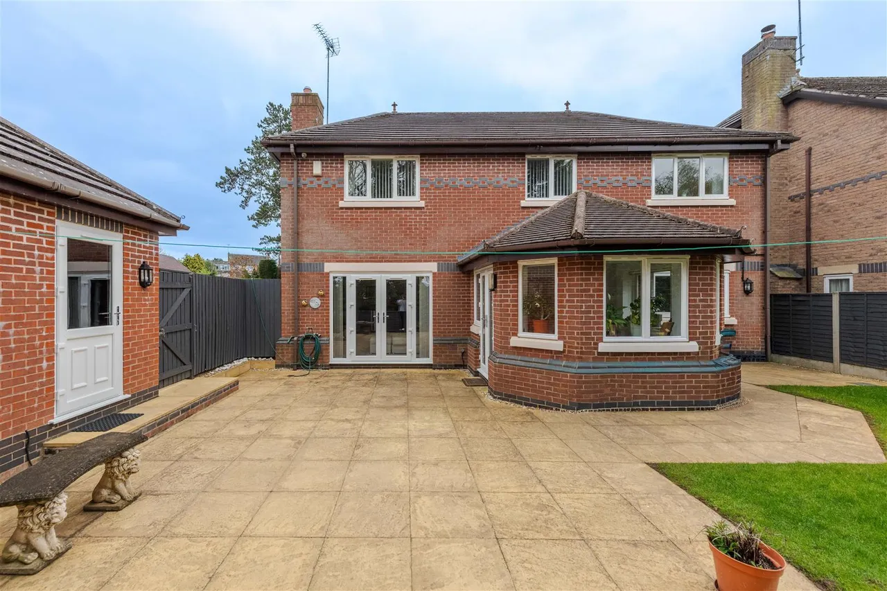 Newfield Place, Hagley, Stourbridge, photo 31