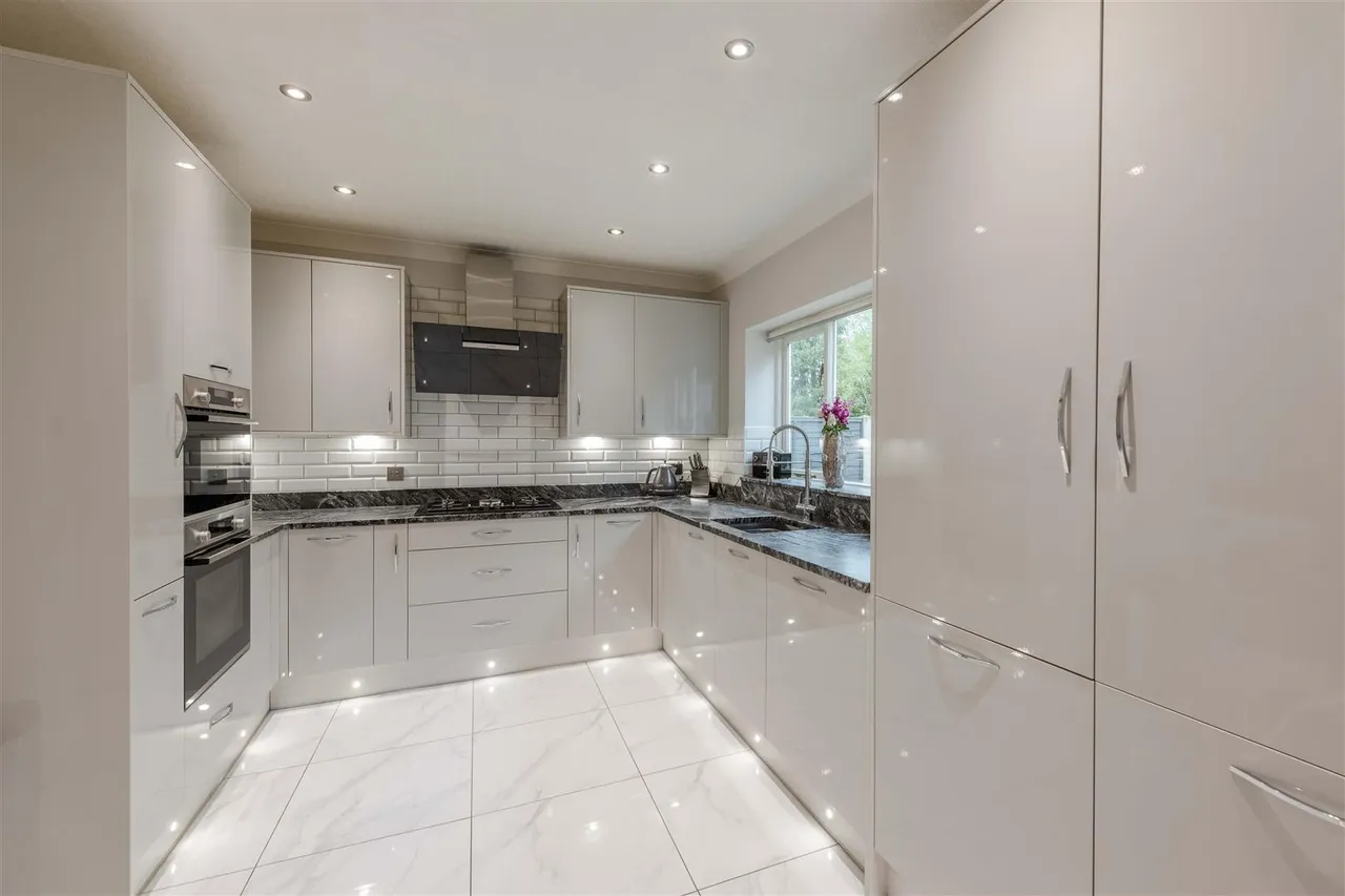 Newfield Place, Hagley, Stourbridge, photo 19