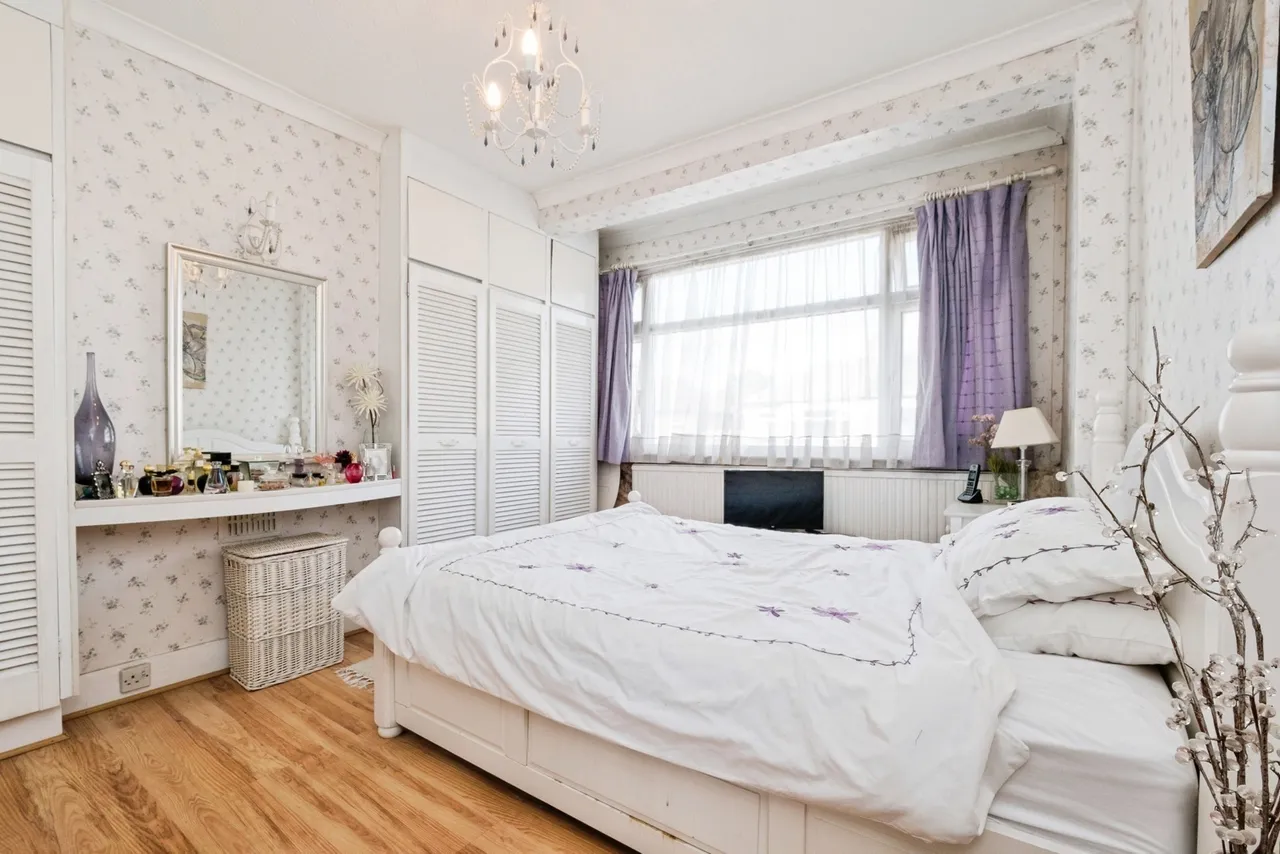Eaton Drive, Romford, RM5, photo 10