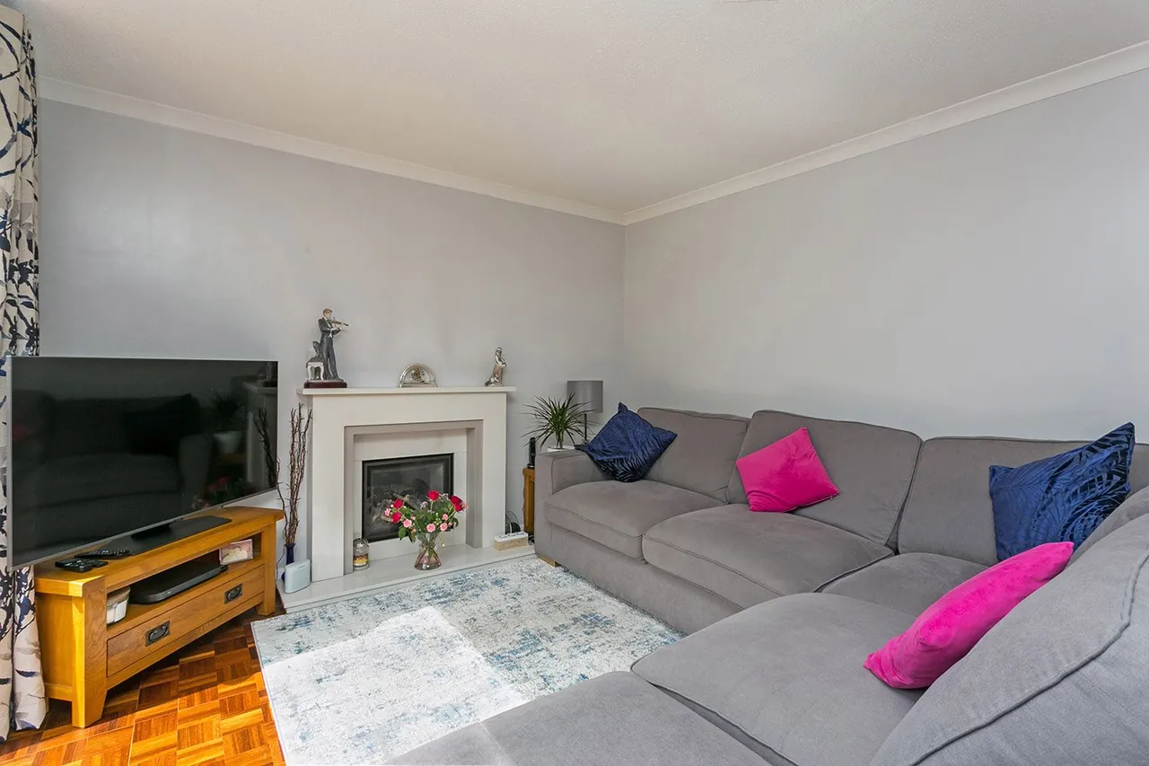 Mallow Park, Cranbrook Drive, Maidenhead, Berkshire, photo 6