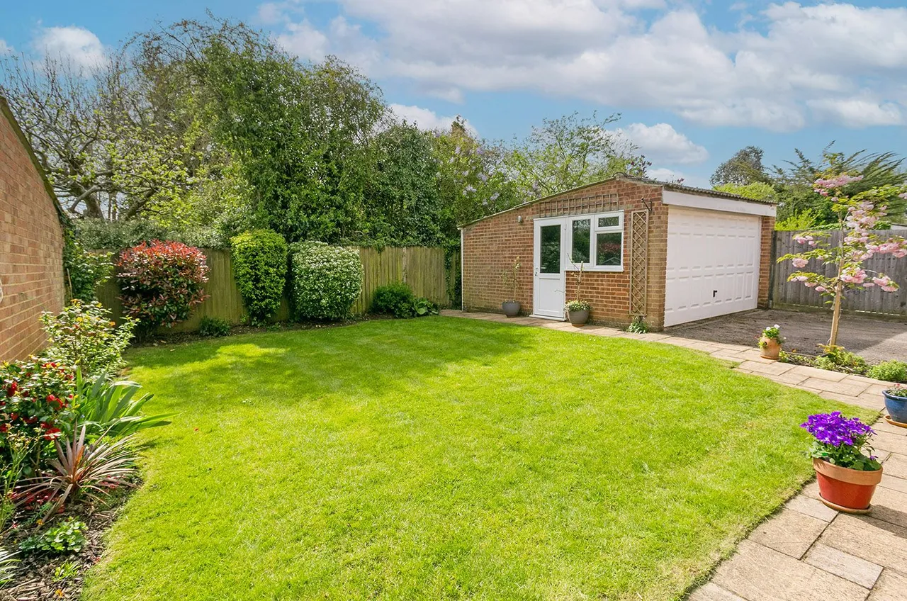 Mallow Park, Cranbrook Drive, Maidenhead, Berkshire, photo 24