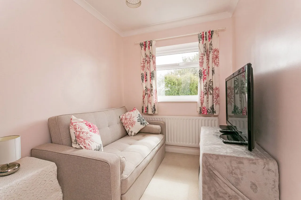 Mallow Park, Cranbrook Drive, Maidenhead, Berkshire, photo 21