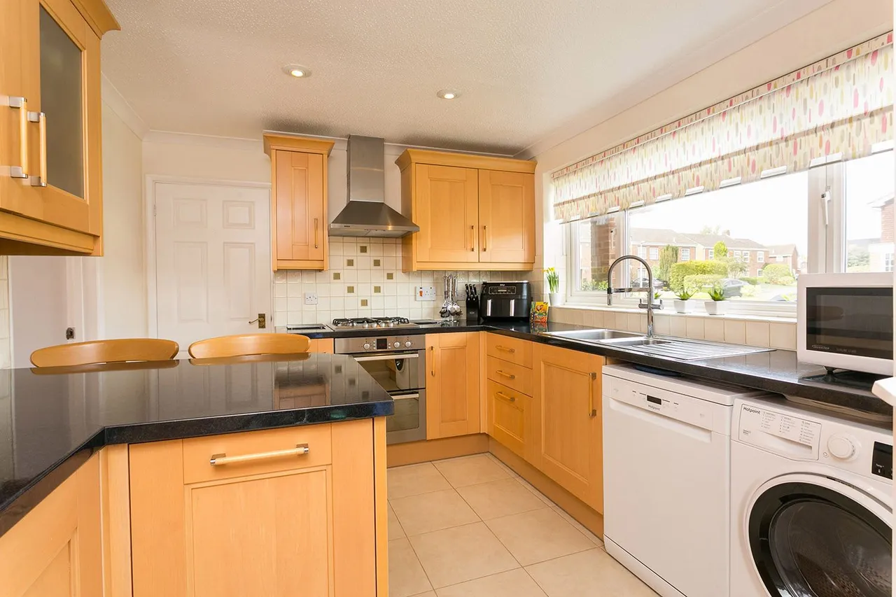 Mallow Park, Cranbrook Drive, Maidenhead, Berkshire, photo 7