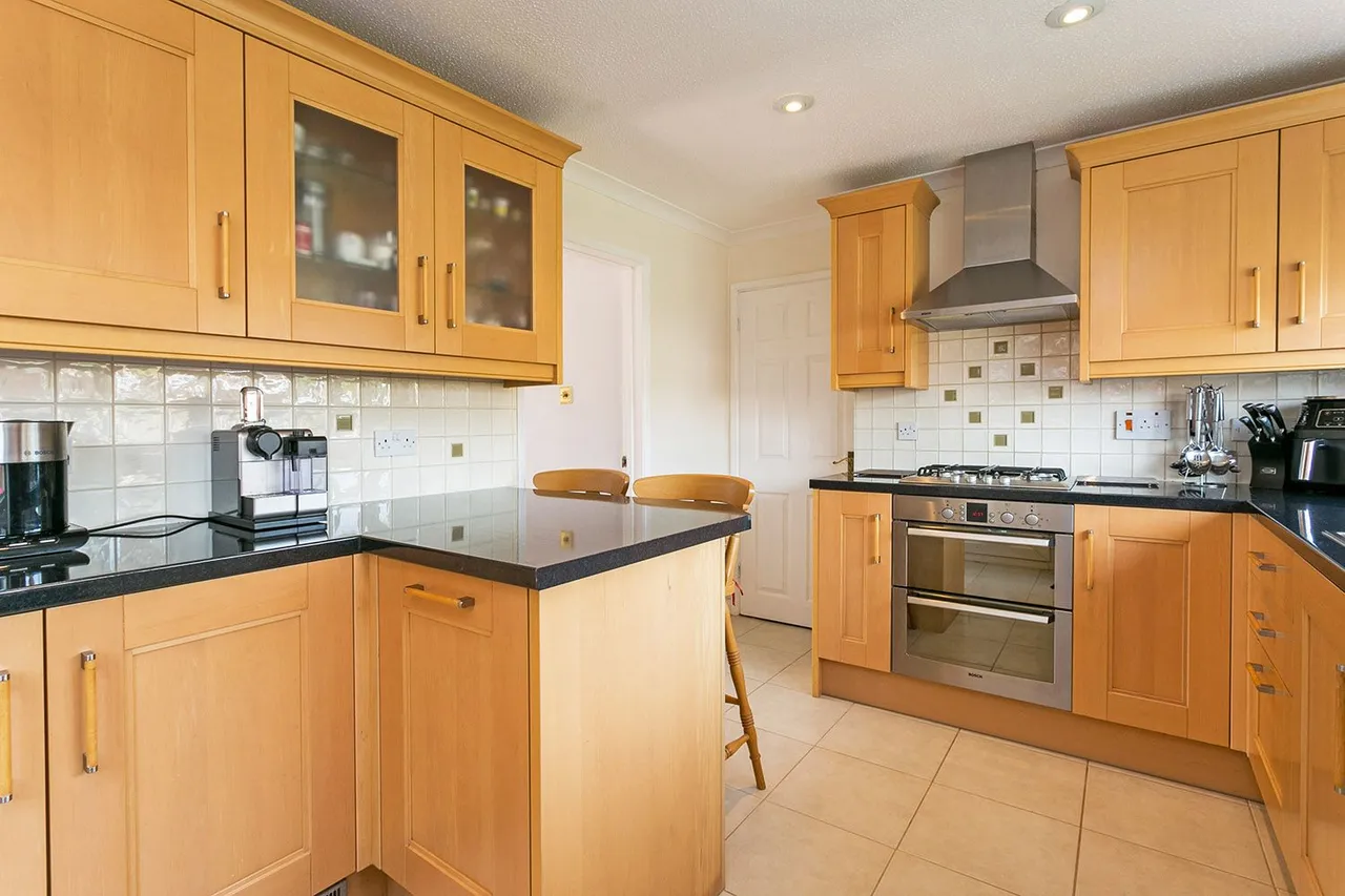 Mallow Park, Cranbrook Drive, Maidenhead, Berkshire, photo 8