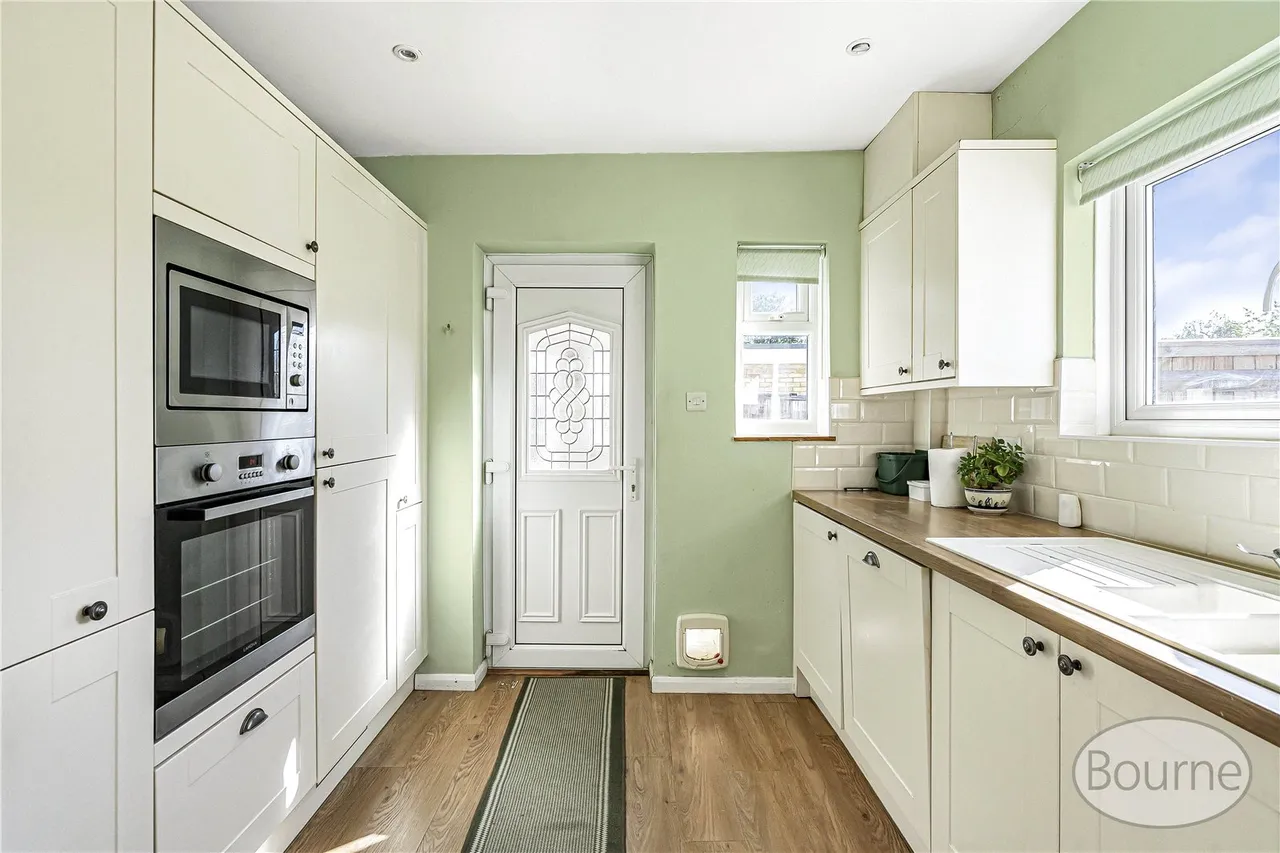 Grangefields Road, Jacob's Well, GU4, photo 17