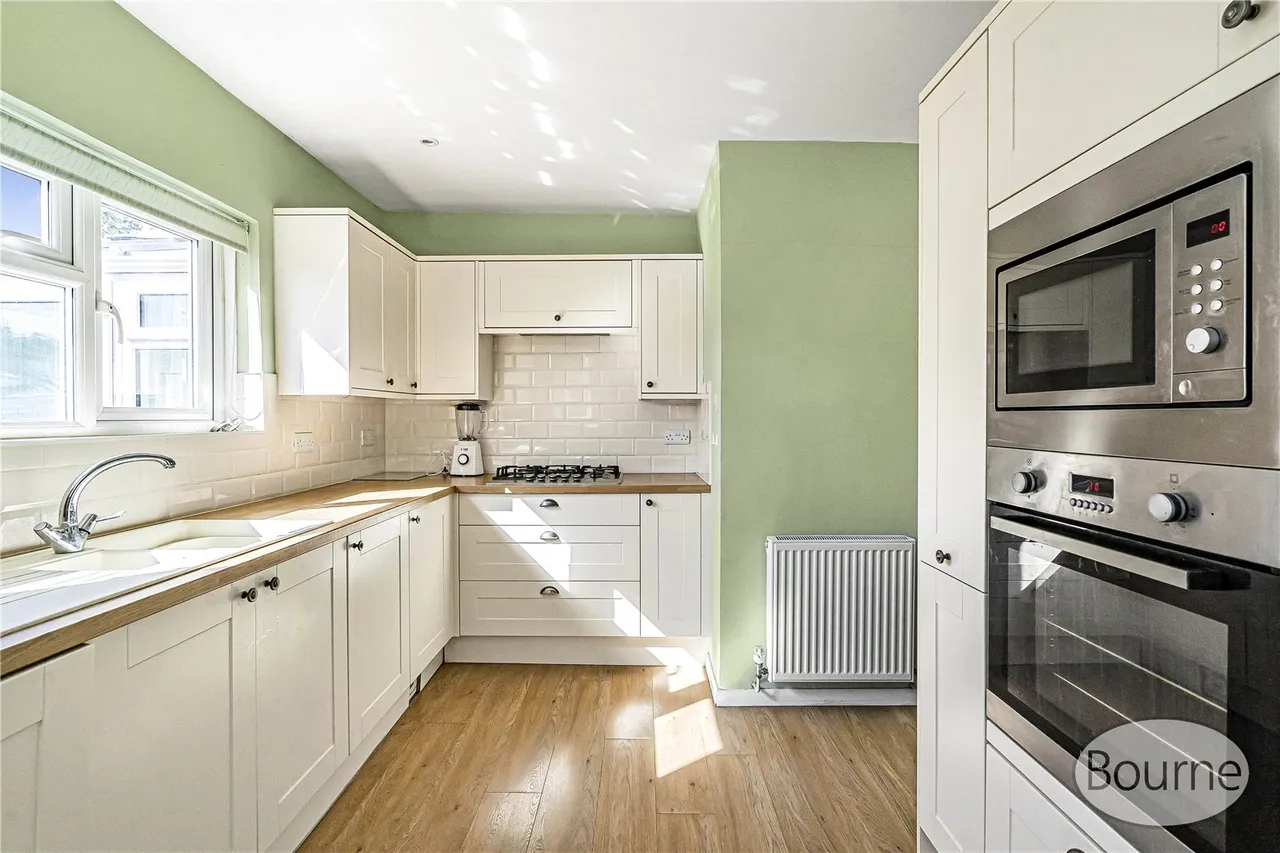 Grangefields Road, Jacob's Well, GU4, photo 4