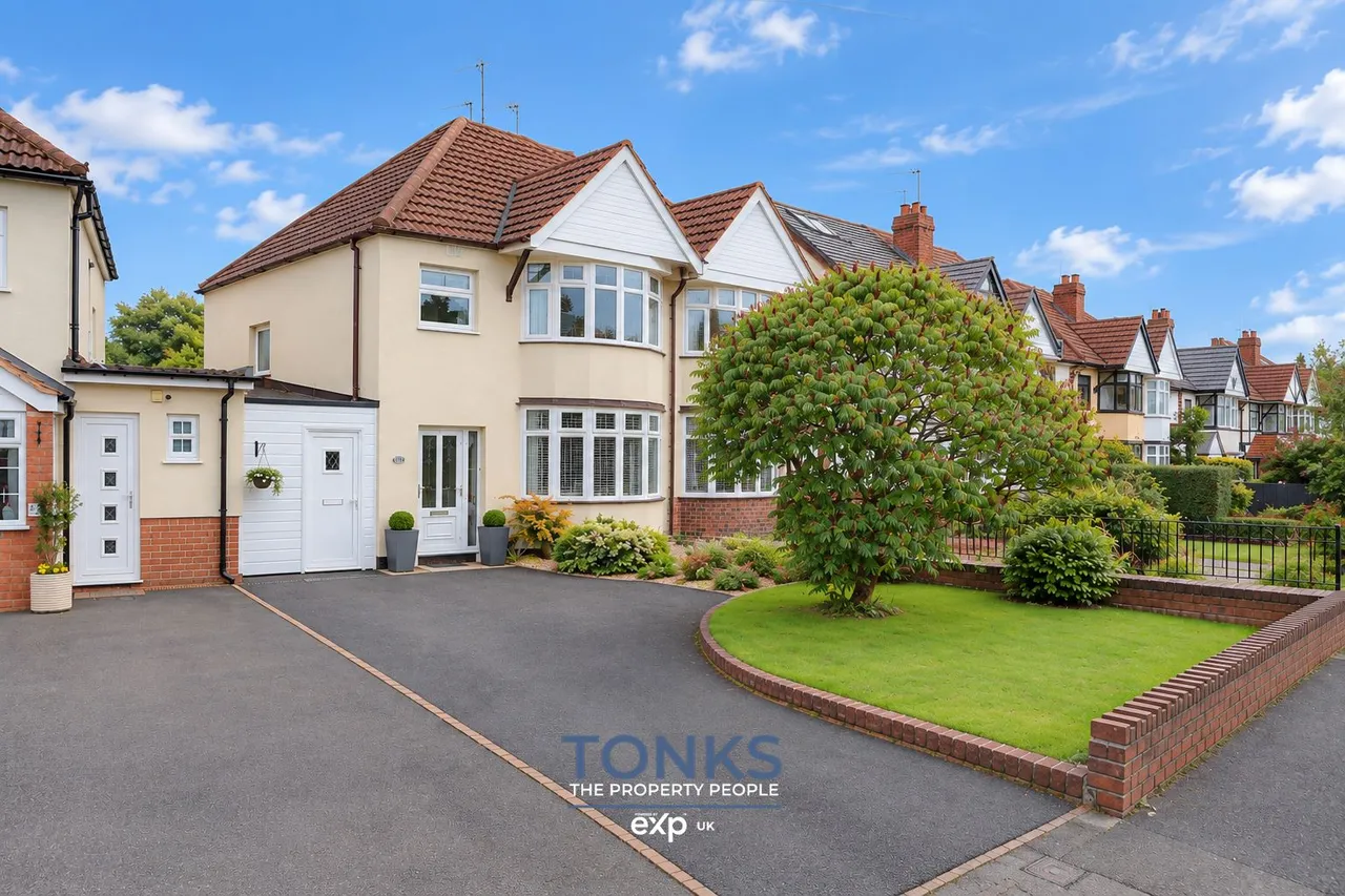 3 bed house for sale, Oak Tree Crescent, Halesowen, B62