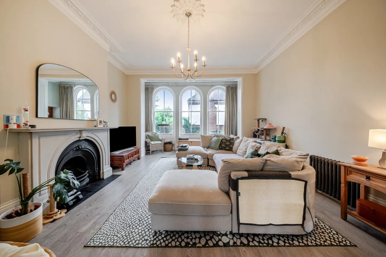 2 bed flat for sale — North Side Wandsworth Common, Battersea, London, SW18