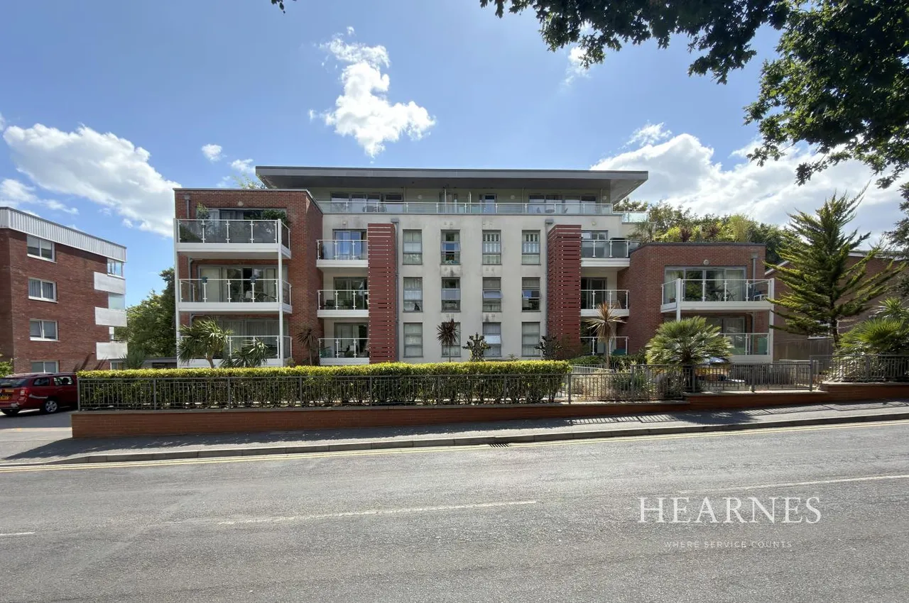 2 bed flat for sale, Central Park, BH2