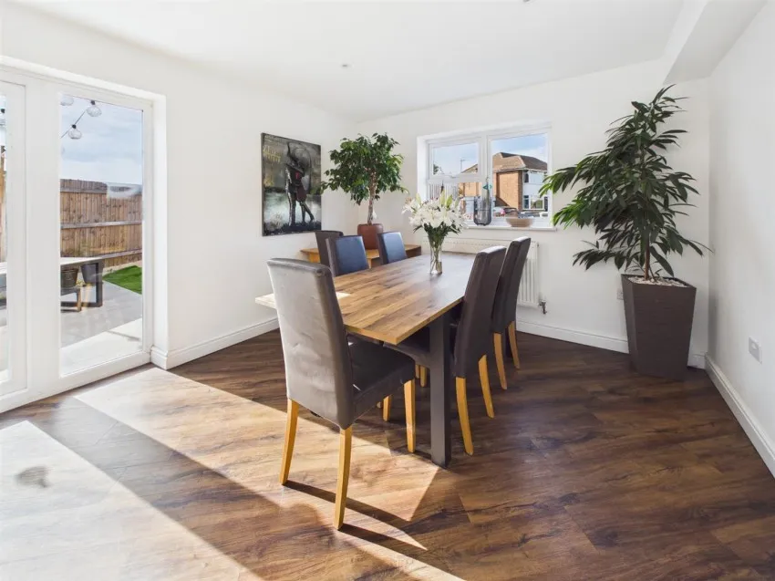 Richmond Gardens, Longlevens, photo 4
