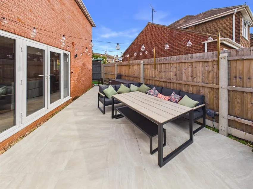 Richmond Gardens, Longlevens, photo 19