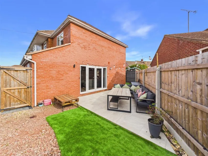 Richmond Gardens, Longlevens, photo 22