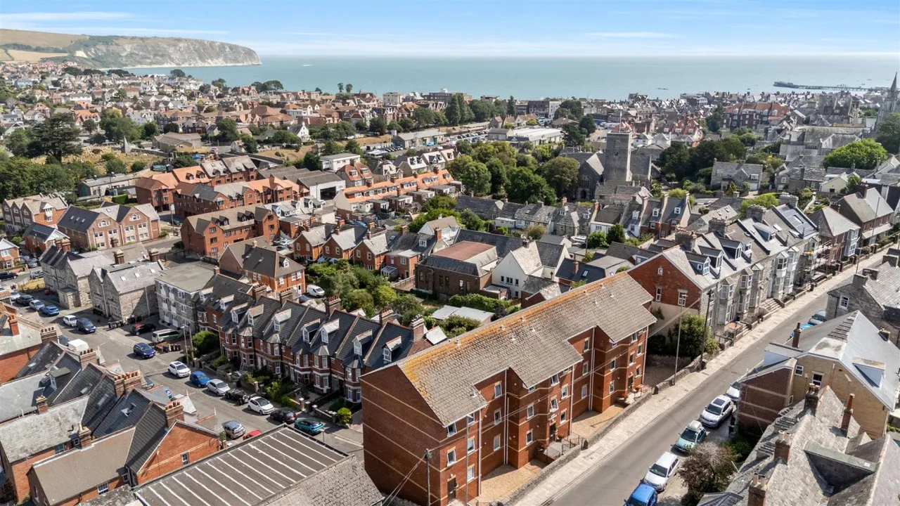 Sandringham Court, Swanage, BH19, photo 3
