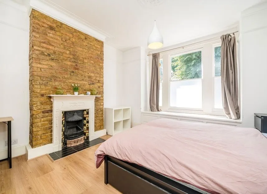 Silver Crescent, Chiswick, W4, photo 3