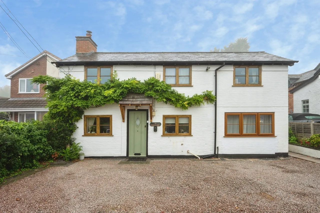 3 bed house for sale, Barley Mow Lane, Catshill, B61