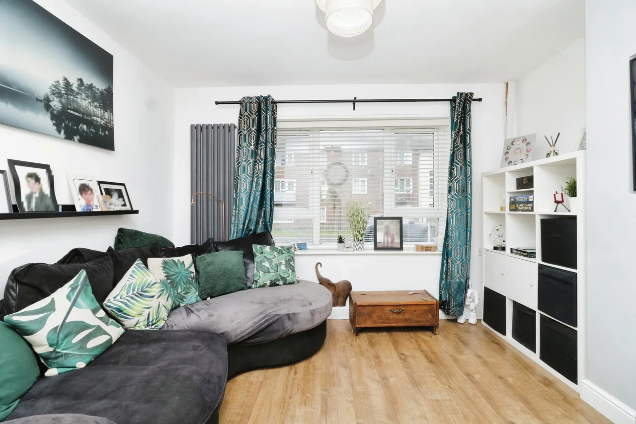 Grange Avenue, Cheadle Hulme, Cheadle, Greater Manchester, SK8, photo 2