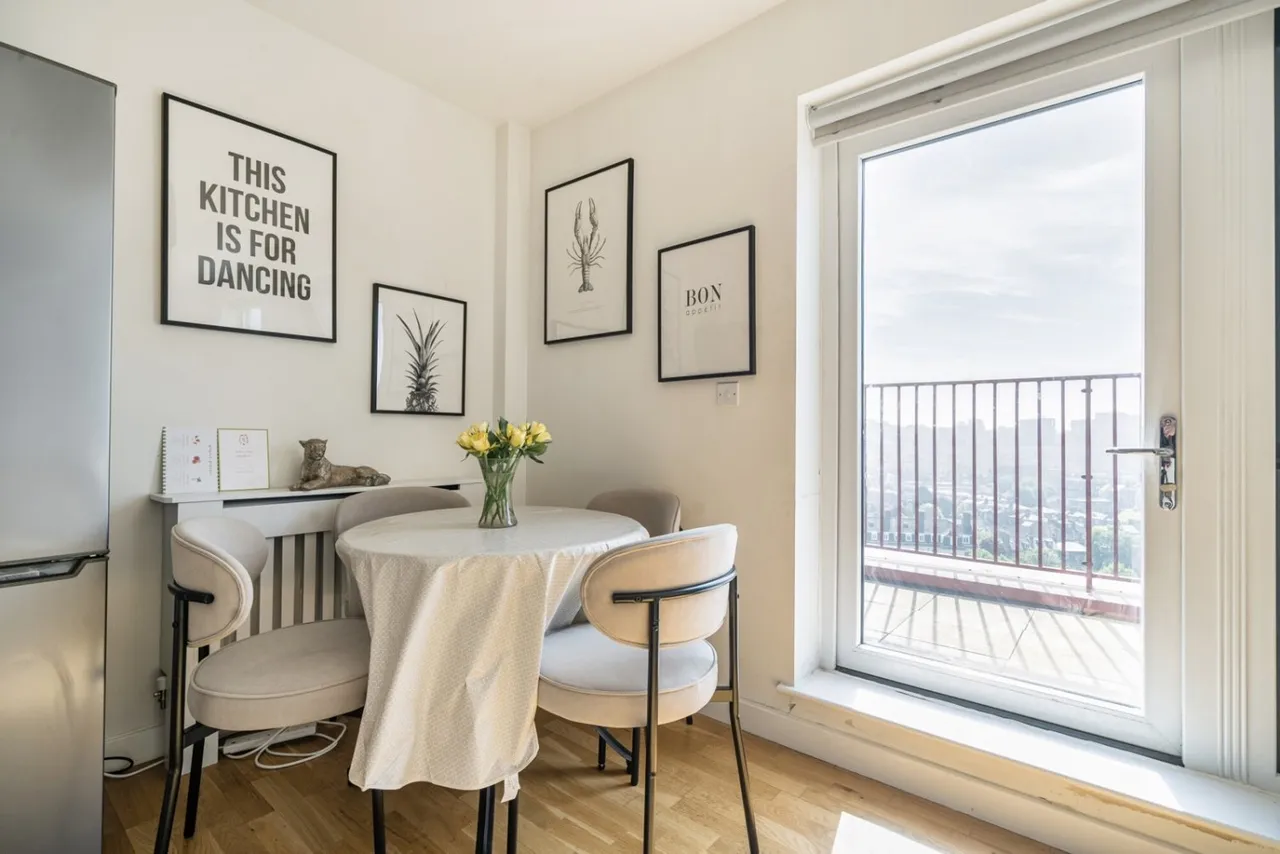 2 bed flat to rent — Greenwich High Road, London, SE10