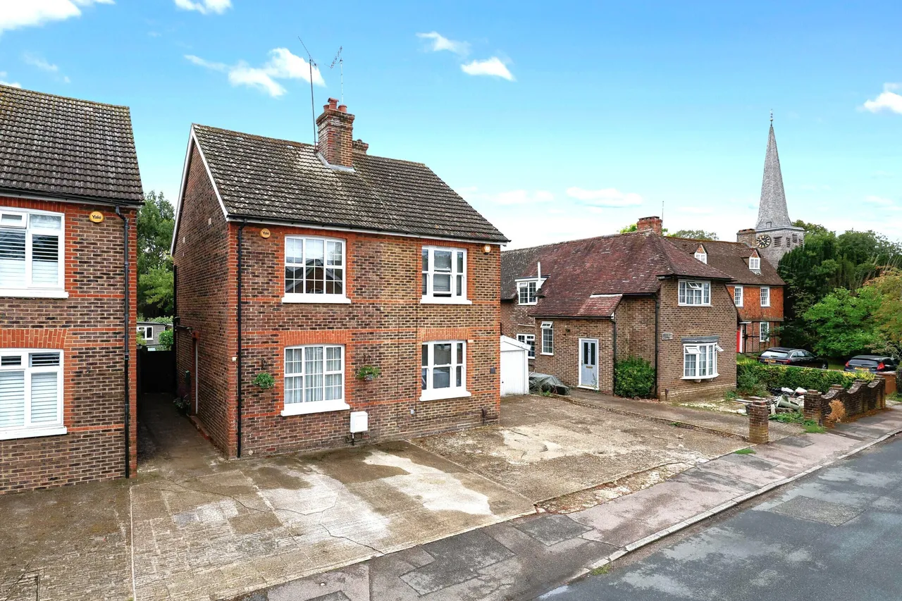 Church Road, Horley, RH6, photo 10