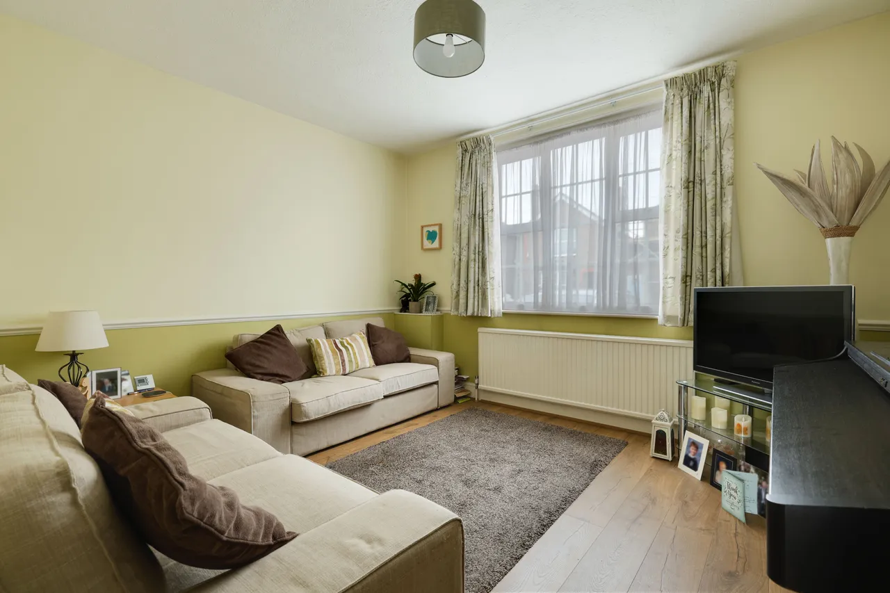 Church Road, Horley, RH6, photo 5