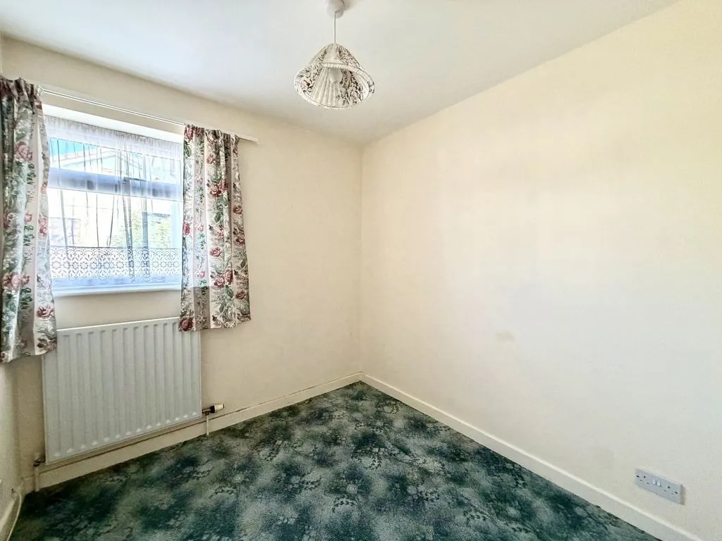 Keevil Avenue, Calne, photo 9