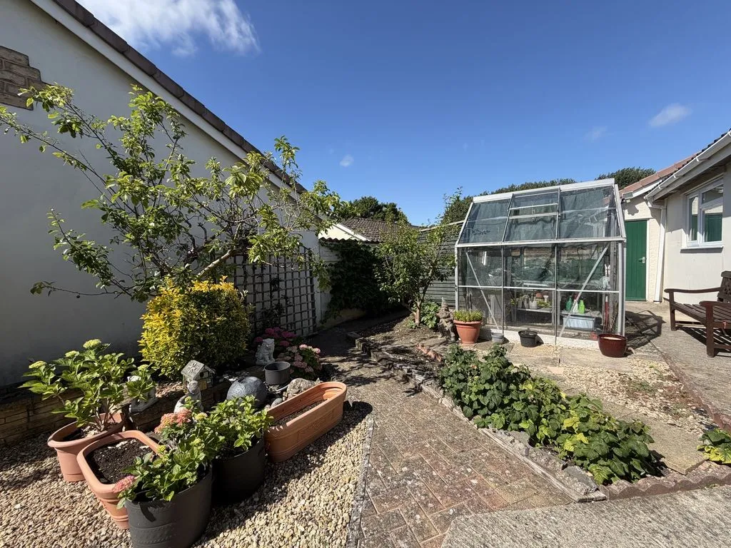 Keevil Avenue, Calne, photo 3