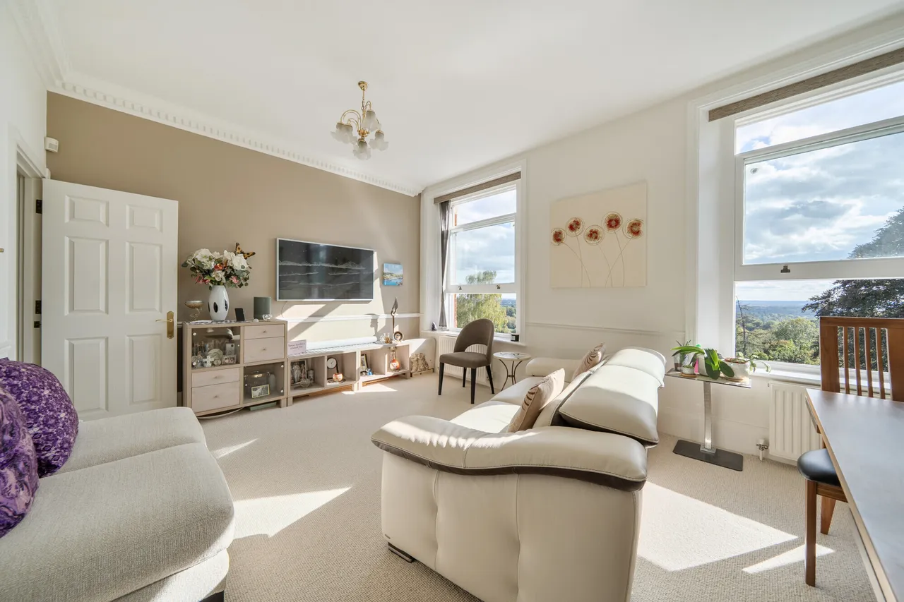 Coopers Hill Road, Redhill, RH1, photo 2