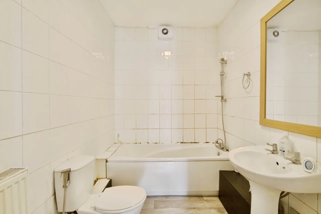 Stokes Road, East Ham, London, E6, photo 11