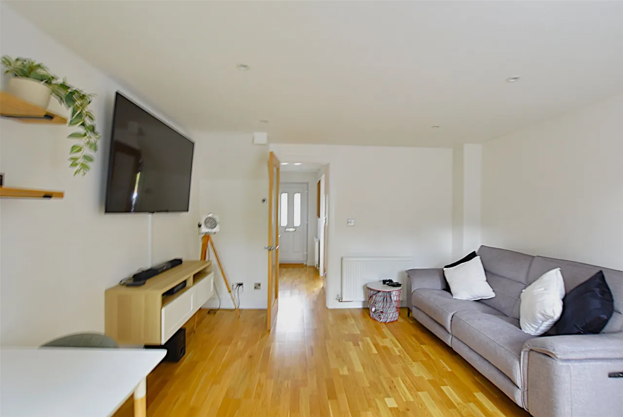 Carlton Tye, Horley, RH6 9XJ, photo 2
