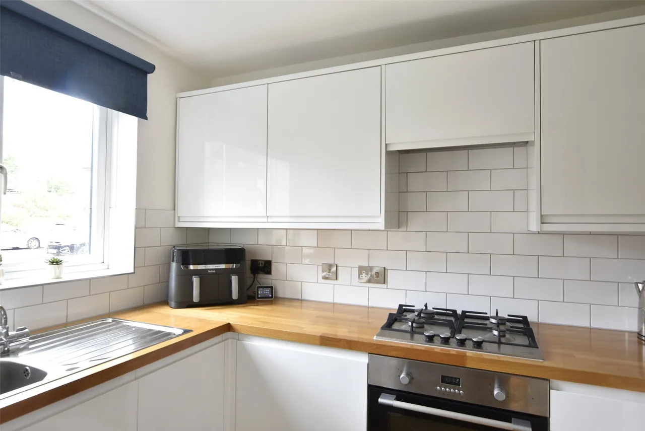 Carlton Tye, Horley, RH6 9XJ, photo 11