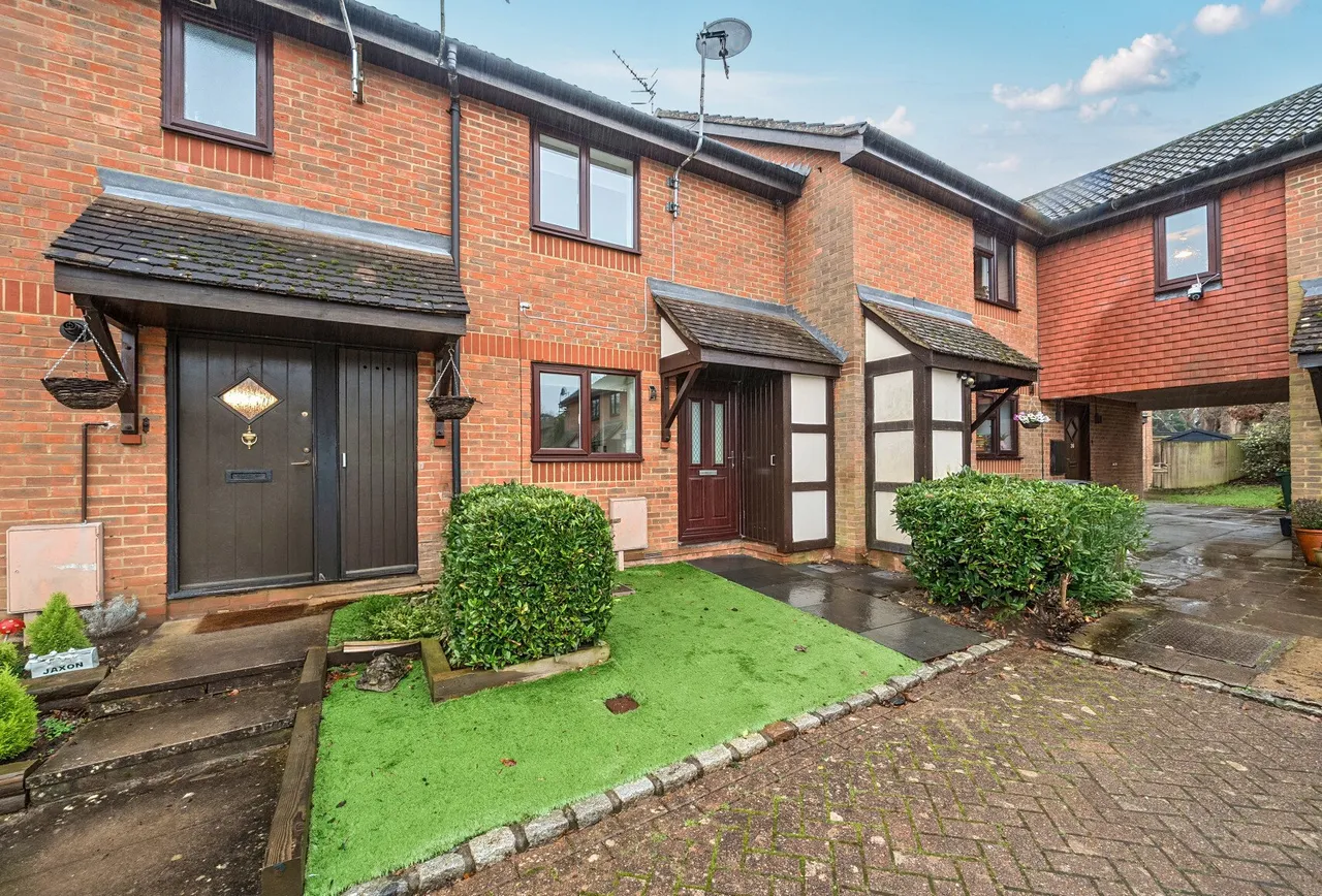 Carlton Tye, Horley, RH6 9XJ, photo 14