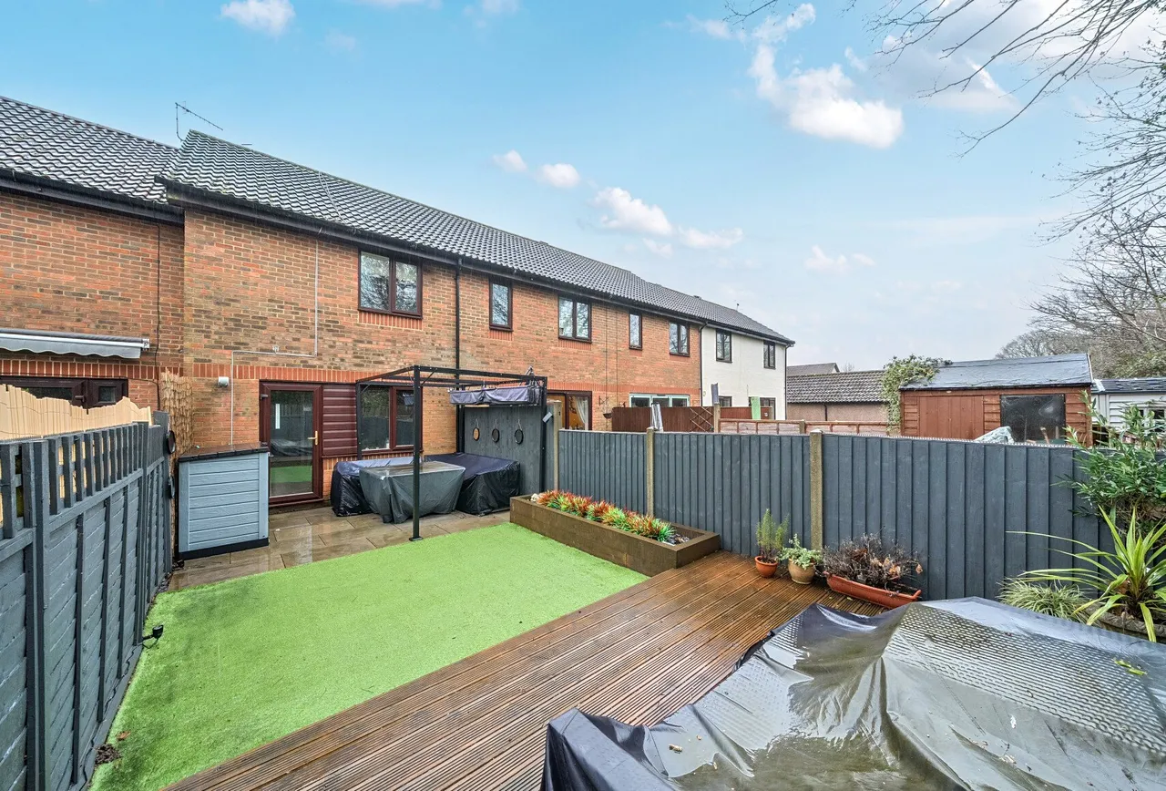 Carlton Tye, Horley, RH6 9XJ, photo 6