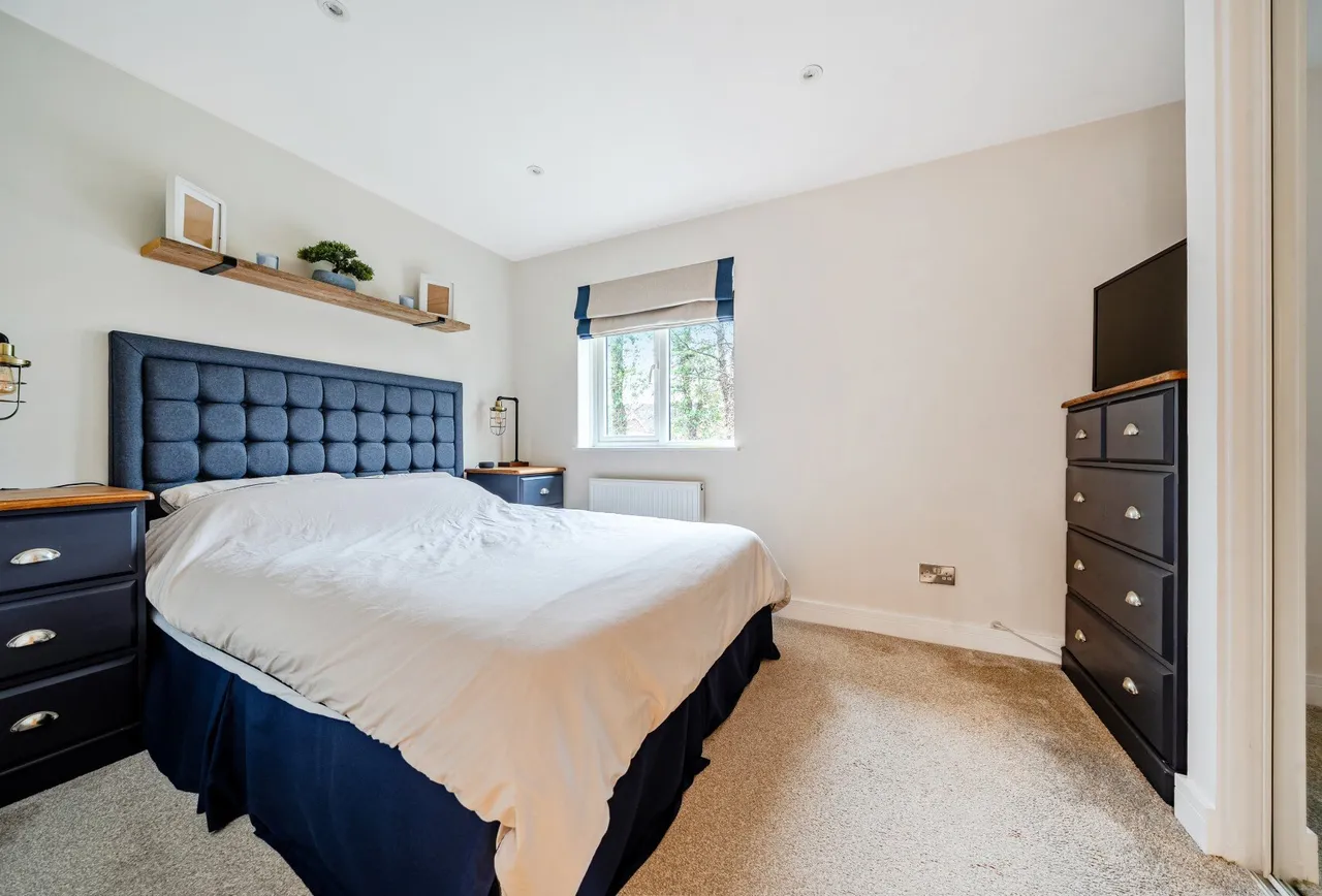 Carlton Tye, Horley, RH6 9XJ, photo 5