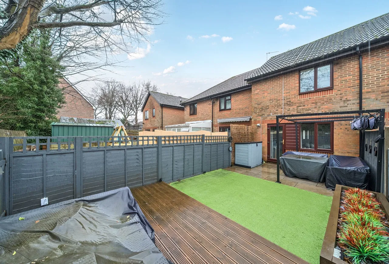 Carlton Tye, Horley, RH6 9XJ, photo 8