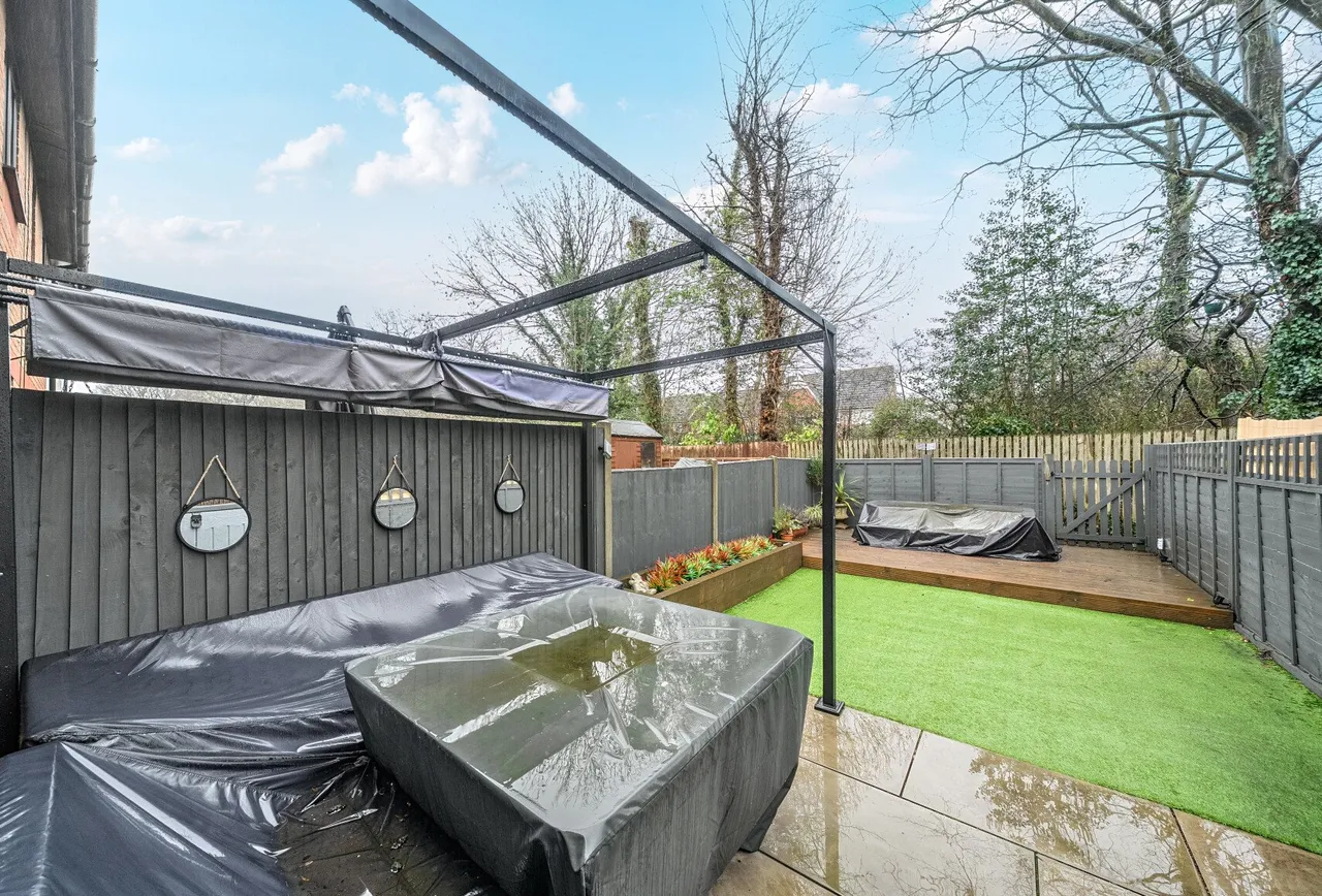 Carlton Tye, Horley, RH6 9XJ, photo 12