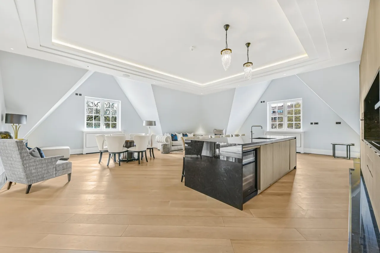 The Bishops Avenue, London, N2, photo 37