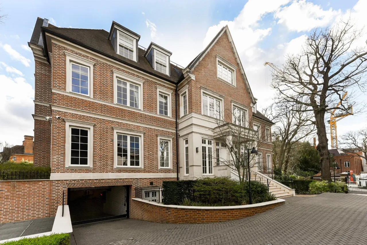 The Bishops Avenue, London, N2, photo 26