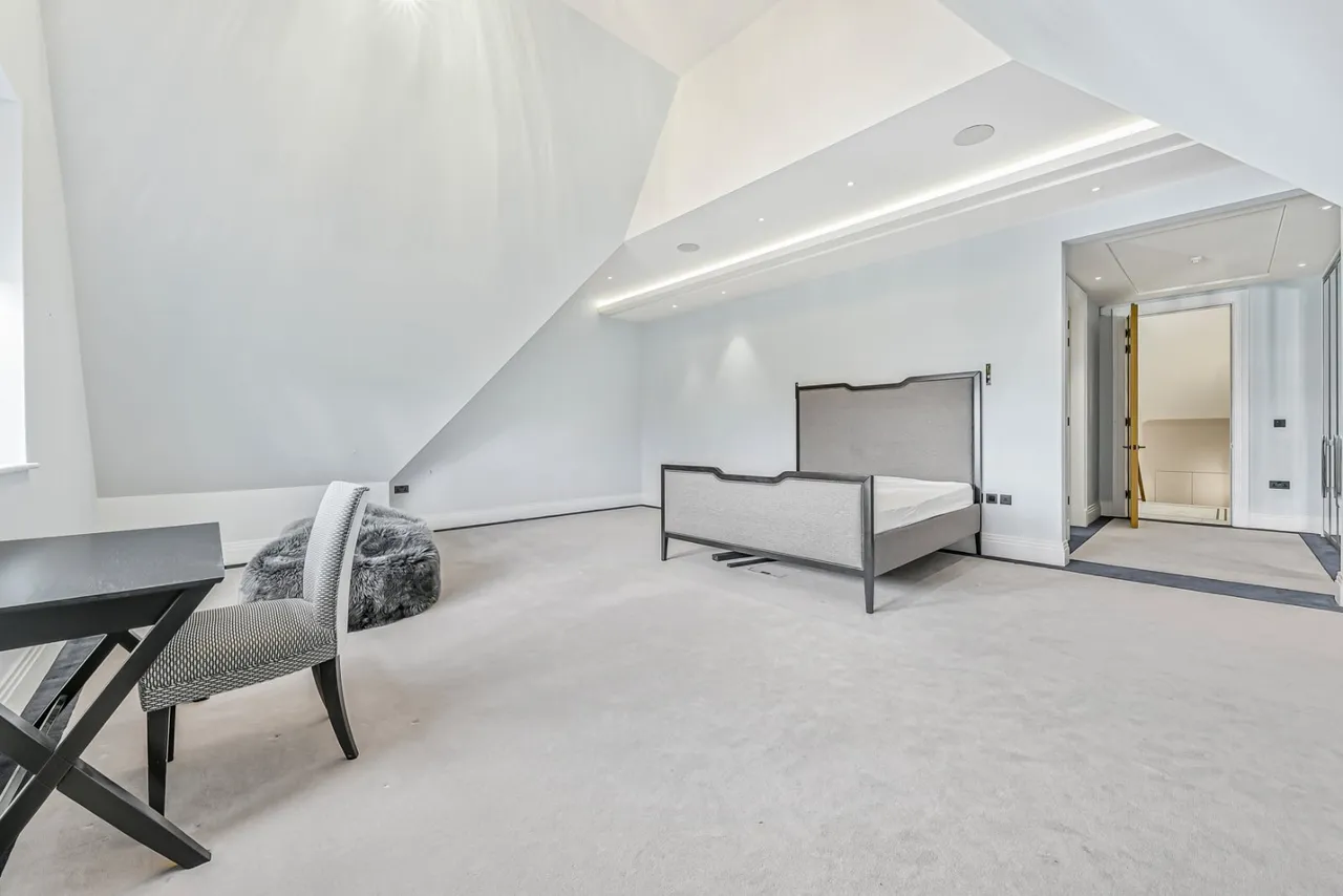 The Bishops Avenue, London, N2, photo 48