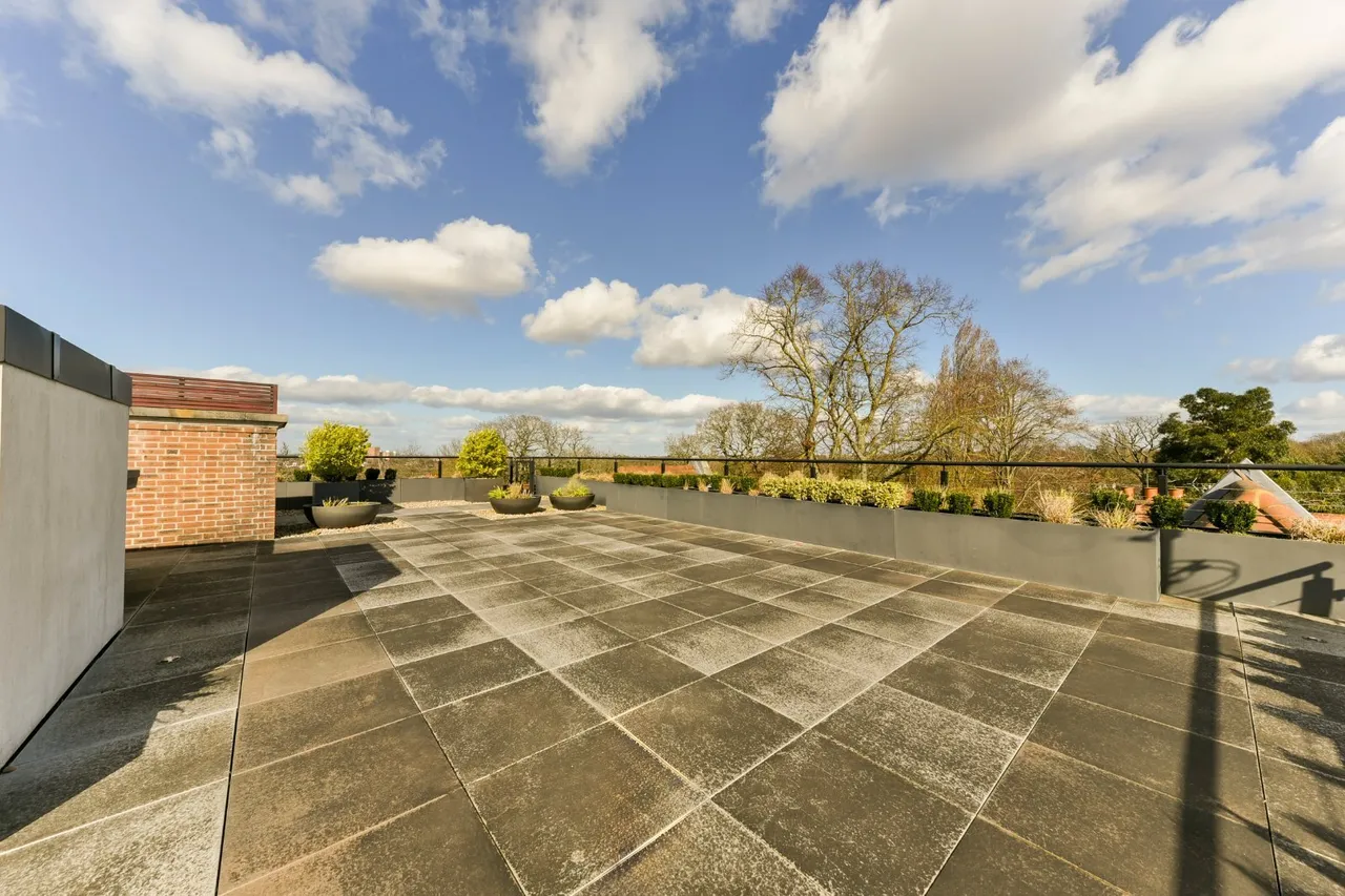 The Bishops Avenue, London, N2, photo 13