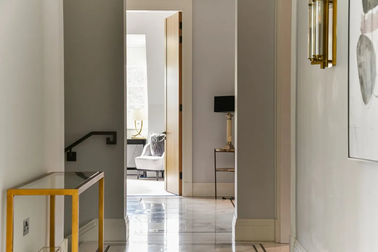 The Bishops Avenue, London, N2, photo 21