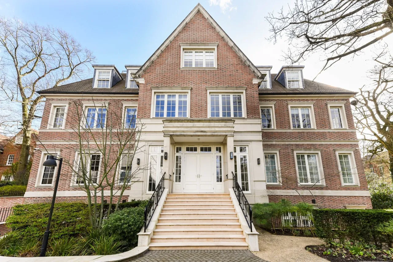The Bishops Avenue, London, N2, photo 25