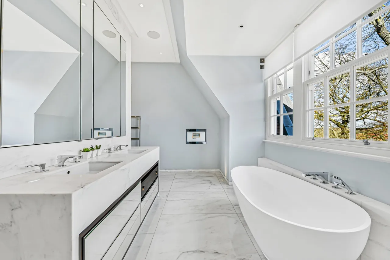 The Bishops Avenue, London, N2, photo 10