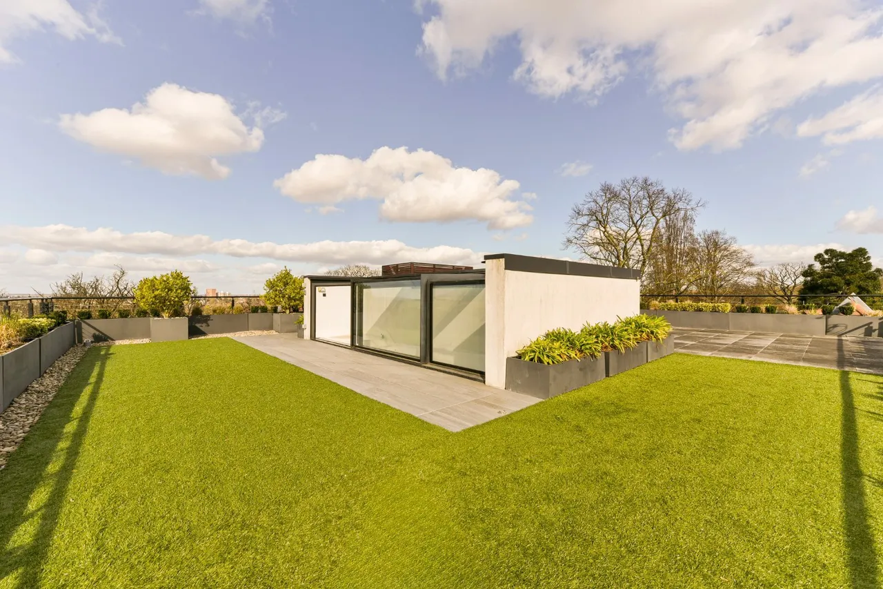 The Bishops Avenue, London, N2, photo 11