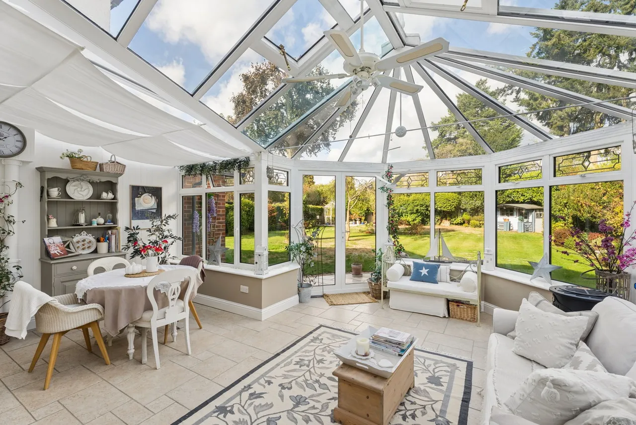 Clevehurst Close, Stoke Poges, SL2, photo 17