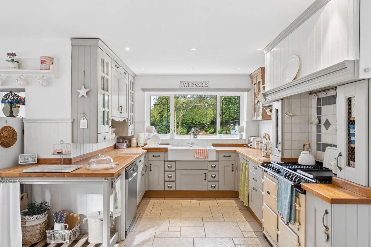 Clevehurst Close, Stoke Poges, SL2, photo 8