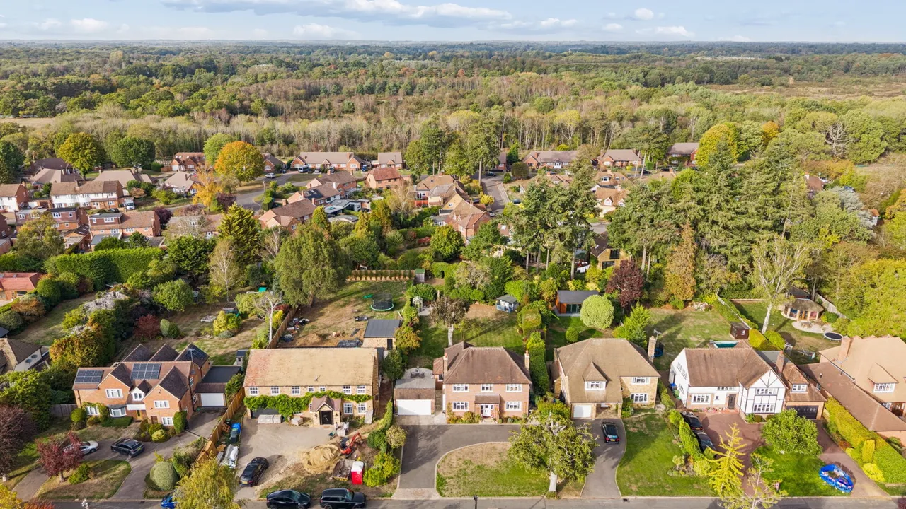 Clevehurst Close, Stoke Poges, SL2, photo 2