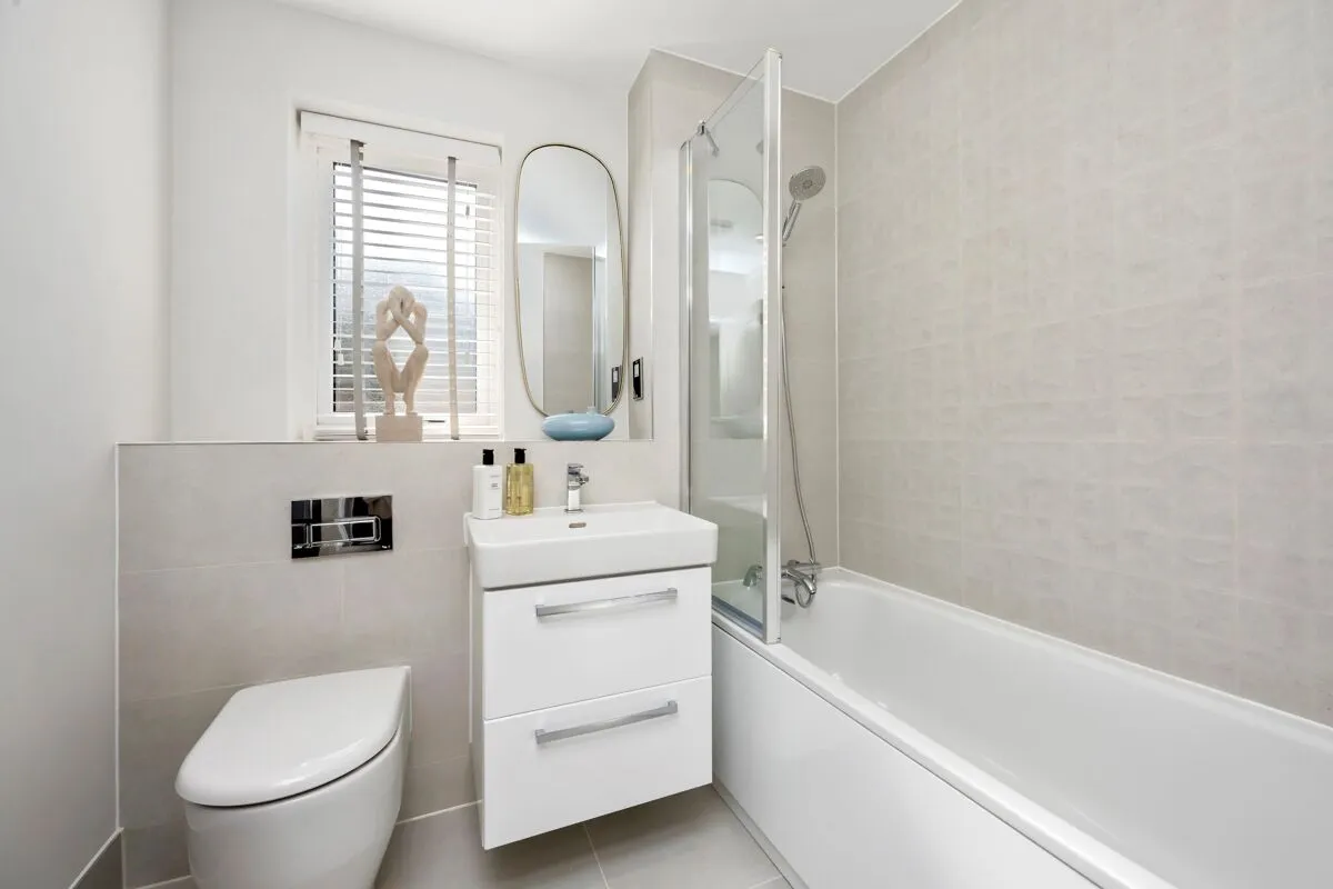 Brooklands Grove, Weybridge, KT13, photo 23