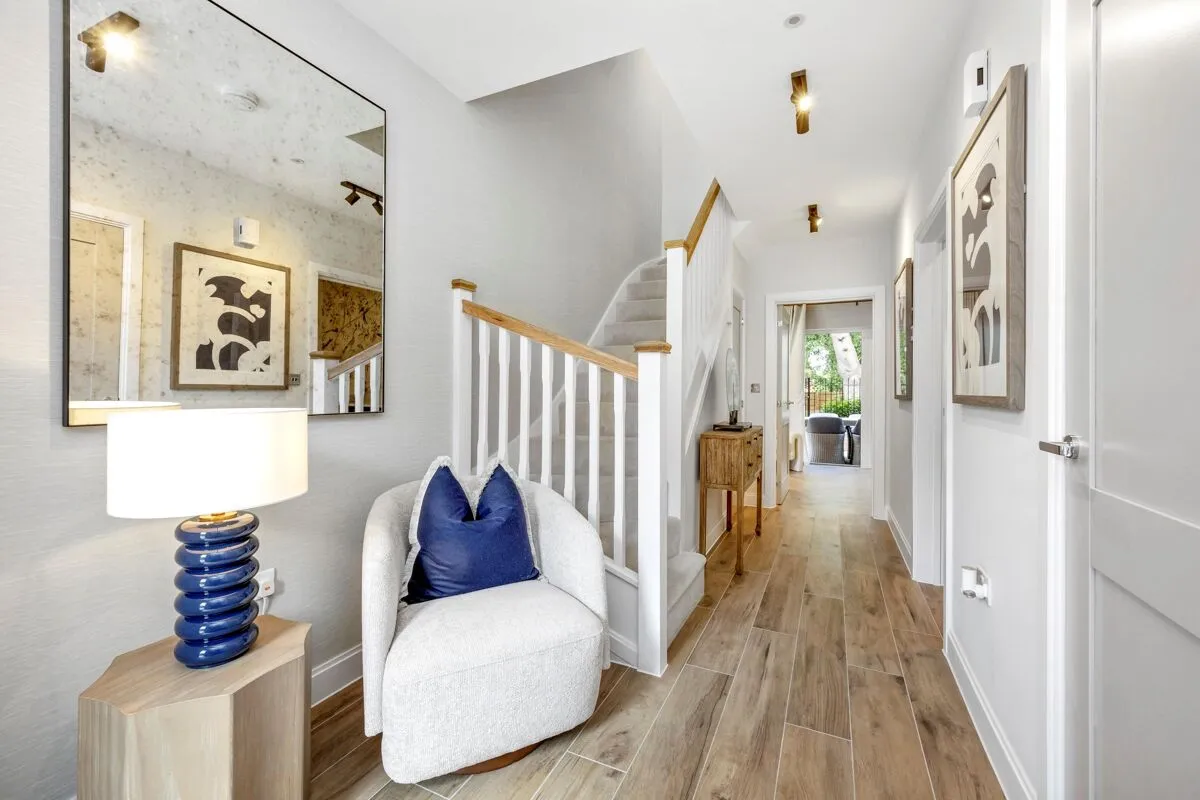 Brooklands Grove, Weybridge, KT13, photo 2