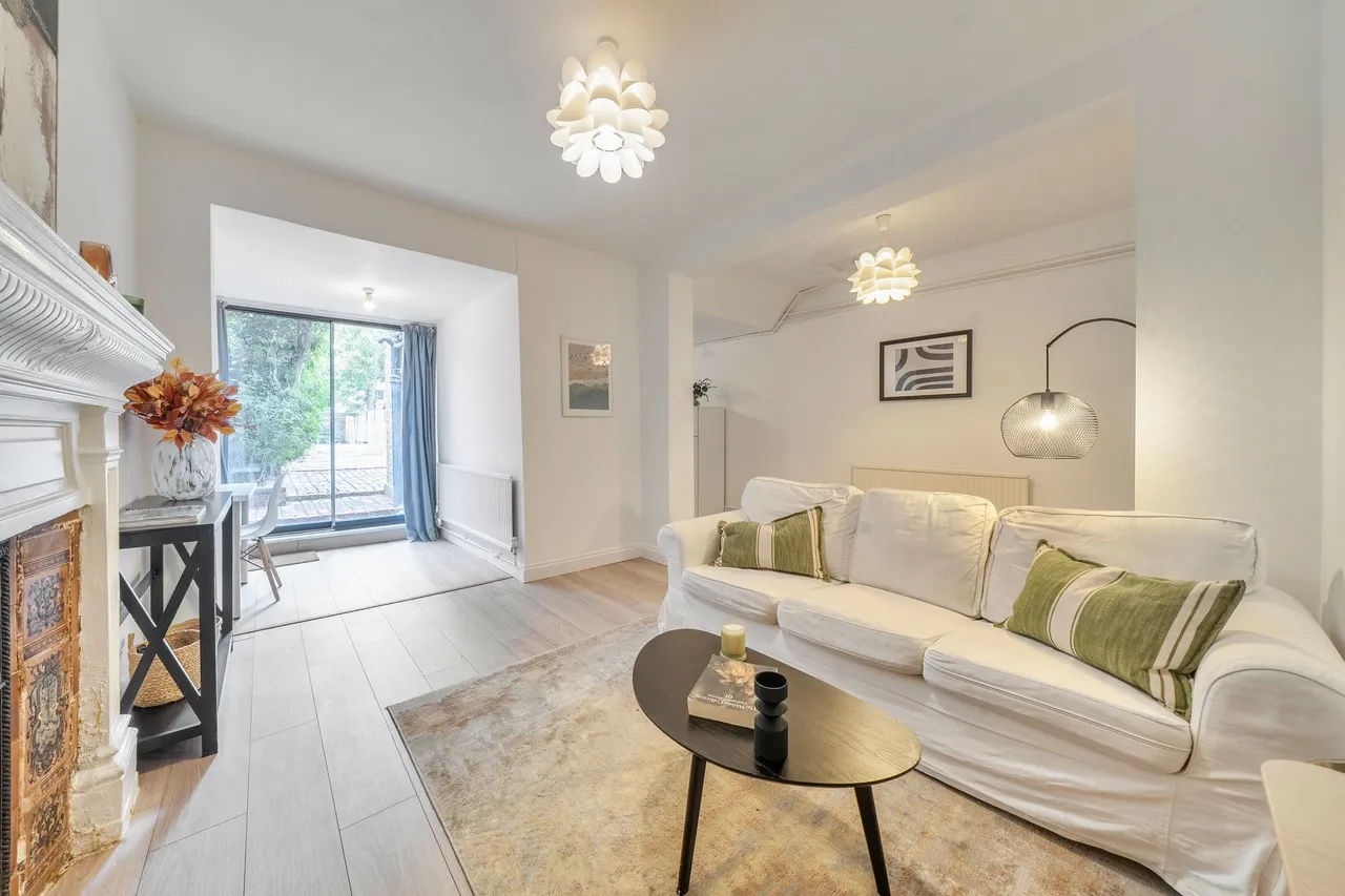 1 bed flat for sale — 1a Stormont Road, London, London, SW11 5EQ